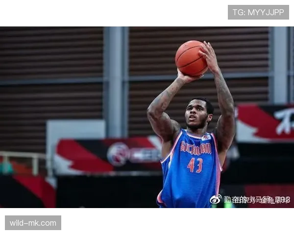 球队攻防两端表现突出，关键时刻展现绝对实力的趋势分析与展望